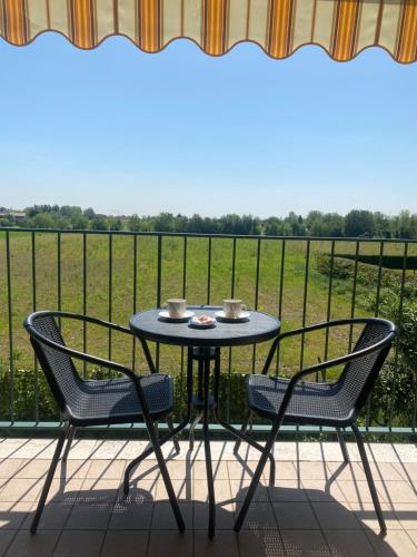 Casa Enjoy — 4-Star Luxury Hotel in Desenzano Del Garda, Italy