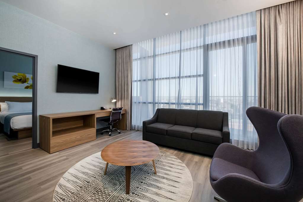 Wingate by Wyndham Long Island City - photo 14
