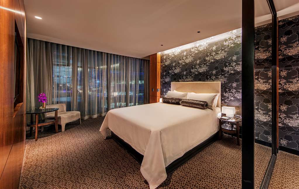 The Darling at the Star