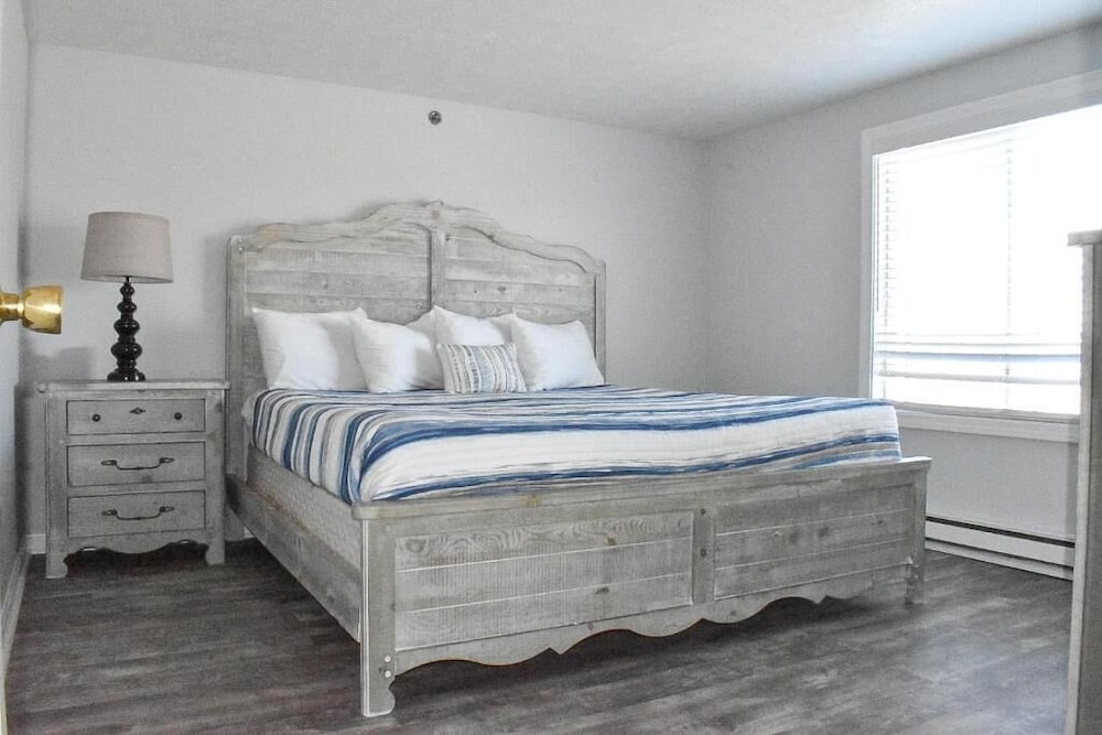 Grand Beach Inn - photo 21