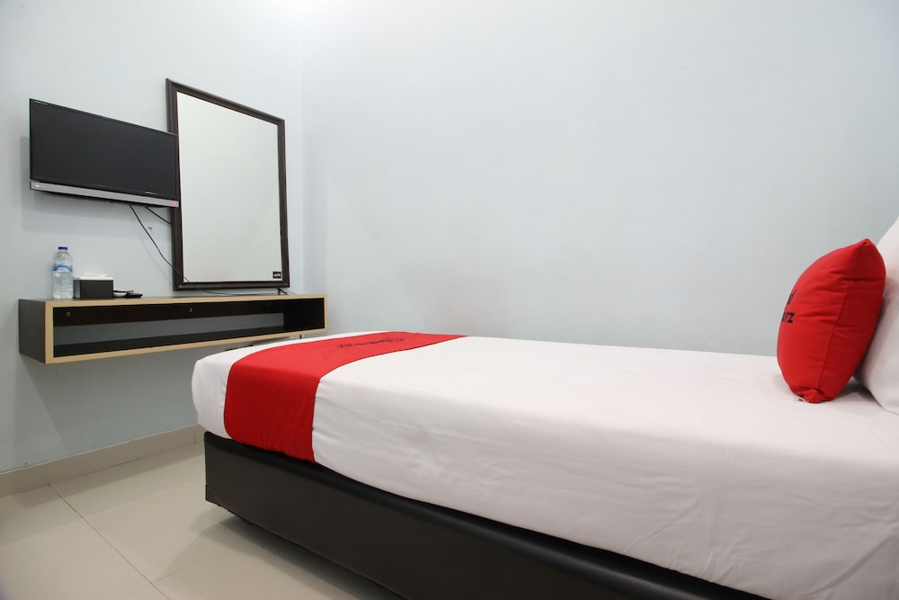 RedDoorz Plus @ Timoho — Yogyakarta — photo 4