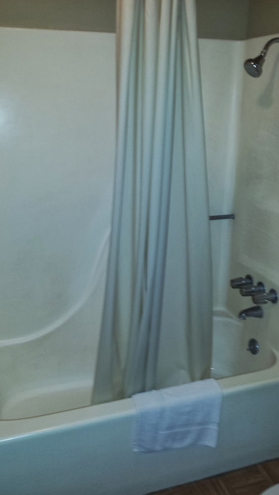 Carefree Inn Flatonia - photo 21