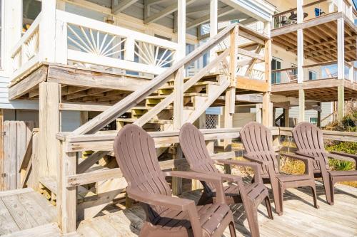 Cuddlefish by Oak Island Accommodations - photo 49