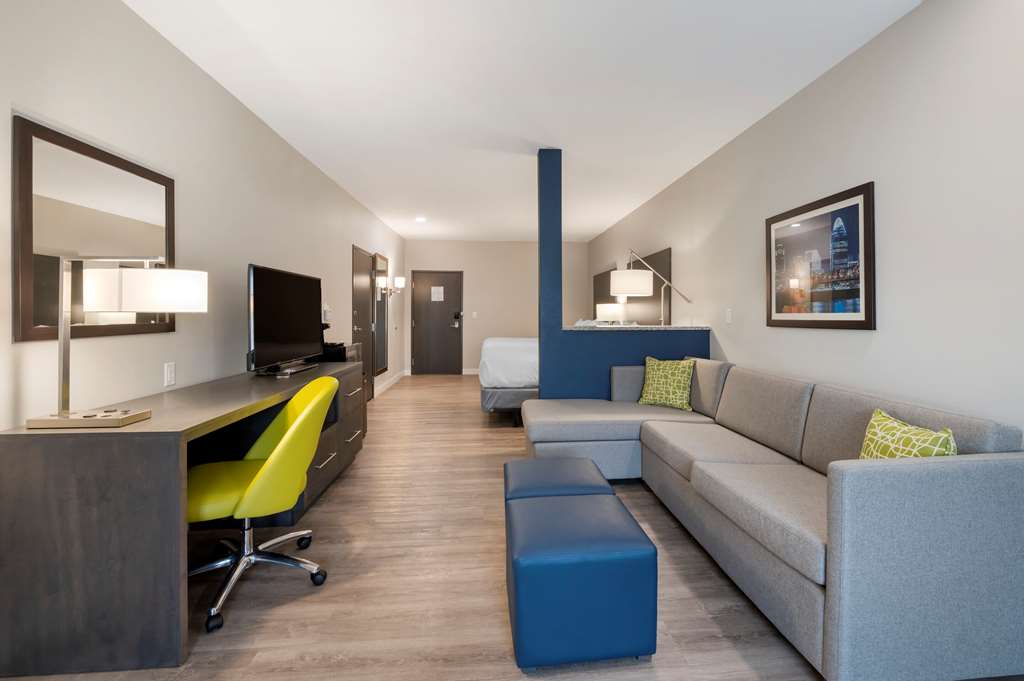 Comfort Suites Cincinnati University Downtown - photo 9