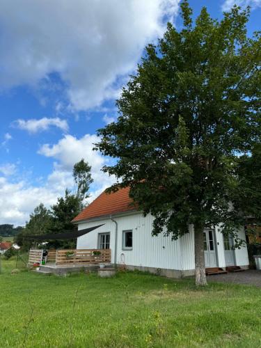 CampHouse - carbon neutral hotel in Chvalsiny