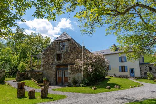 Roc Refuge Out Of The City — hotel in Arudy
