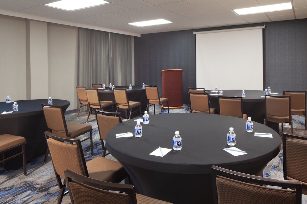 Fairfield Inn & Suites by Marriott Charleston - photo 34