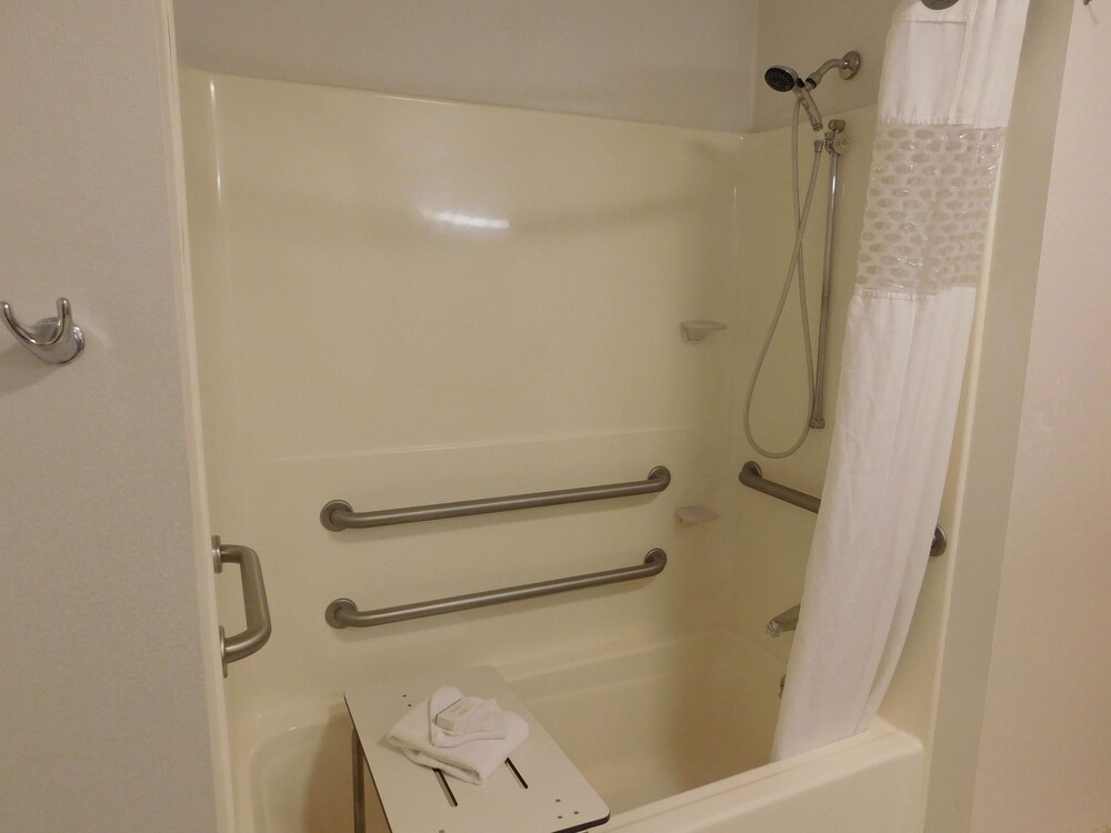 Hampton Inn Cortland - photo 36