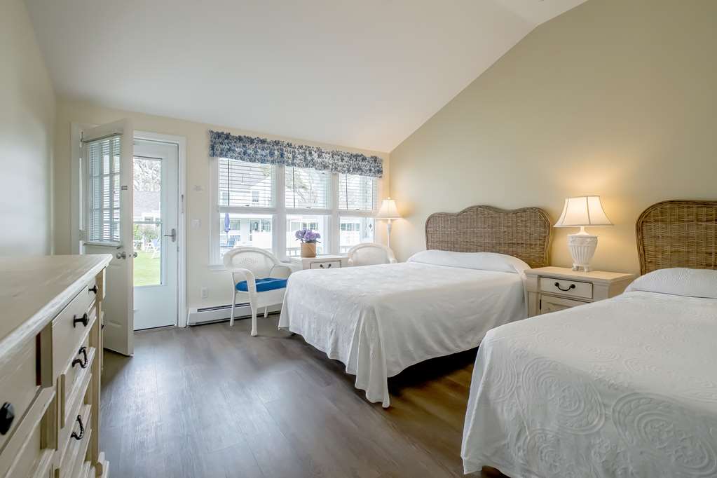 Commodore Inn - photo 14