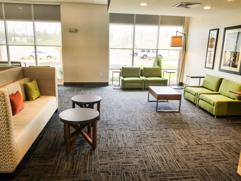 Holiday Inn Express & Suites Charlotte NE University Area by IHG - photo 3