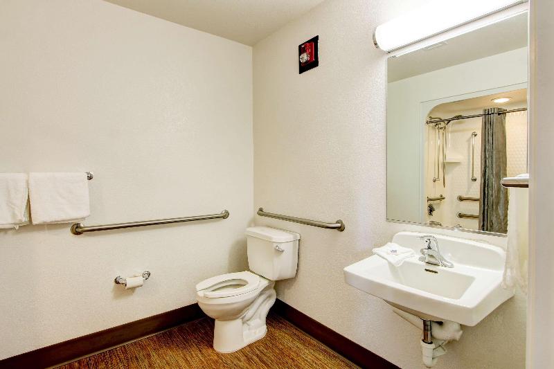 Super 8 by Wyndham Aurora East - photo 10