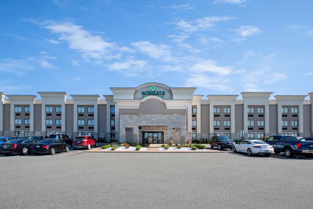 Wingate by Wyndham Detroit Metro Airport in Romulus, United States