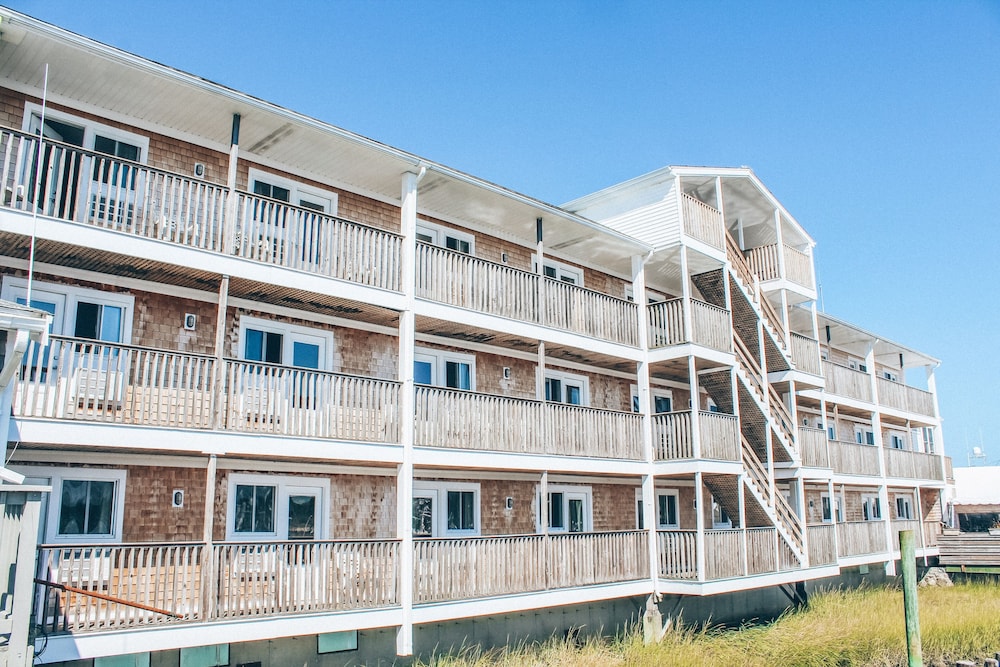 The Hotel at Cape Ann Marina - photo 17