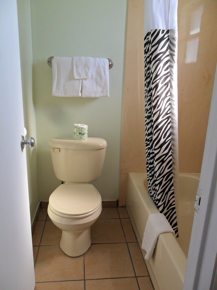 A Ok Motel - photo 35