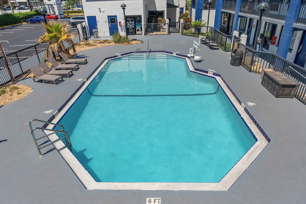 Baymont by Wyndham Orlando East - photo 30