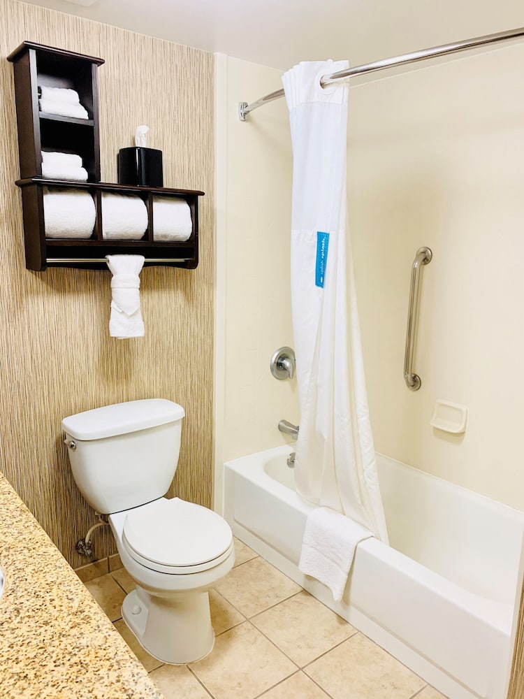 Hampton Inn Champaign Urbana - photo 47