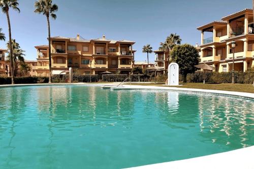 Apartamento Alcotan — 4-Star Luxury Hotel in Chiclana De La Frontera, Spain