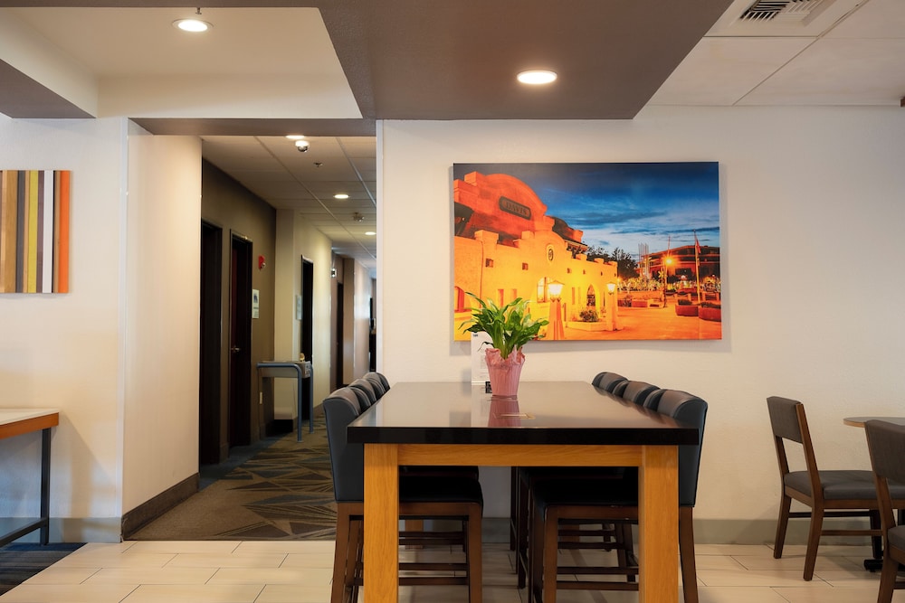 Holiday Inn Express Suites Davis University Area - photo 48