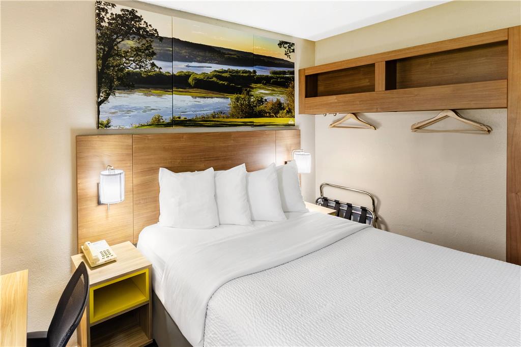 Days Inn by Wyndham Winona - photo 31