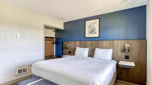 Lighthouse Oceanfront Resort - photo 16
