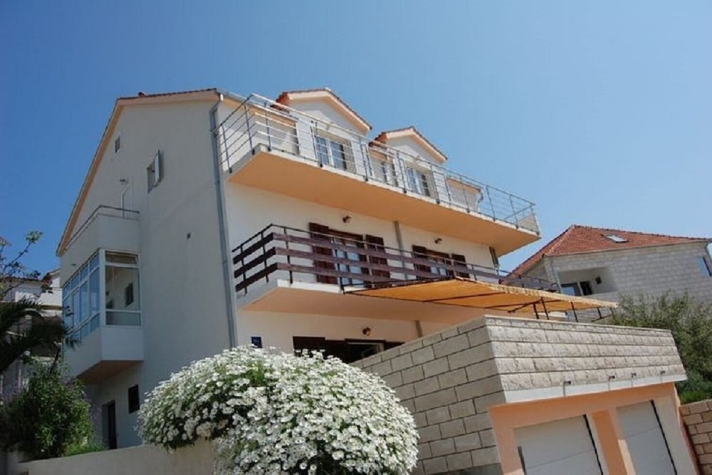 Marti free parking and grill SA2 Studio in Hvar, Croatia