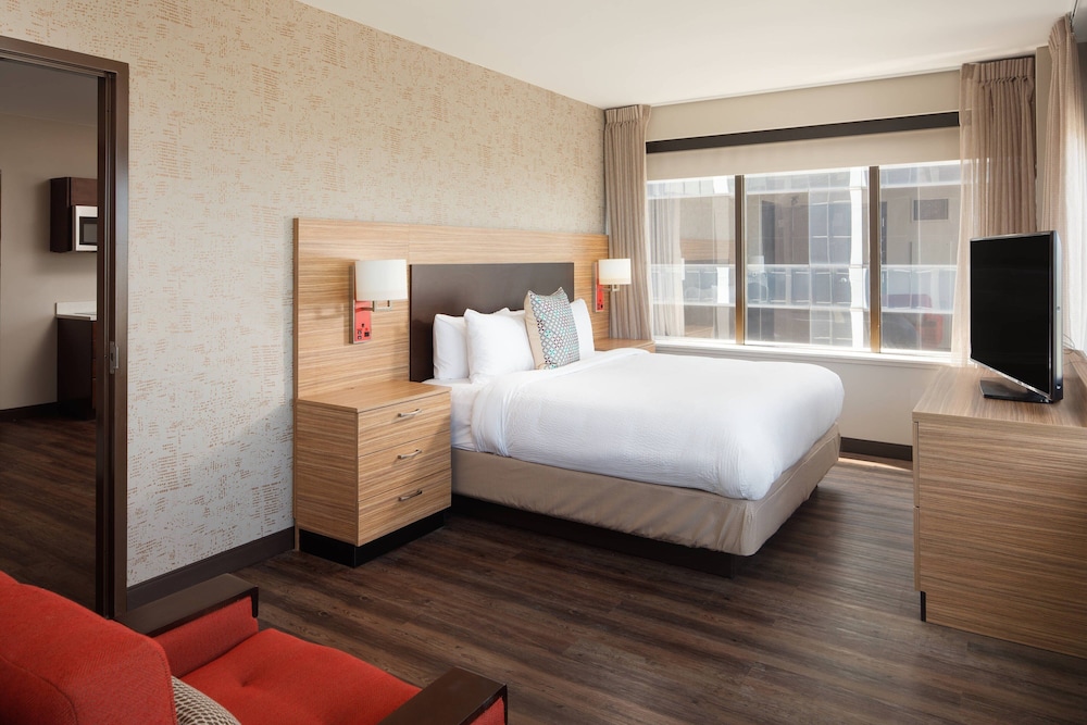 TownePlace Suites New Orleans Downtown Canal Street - photo 17