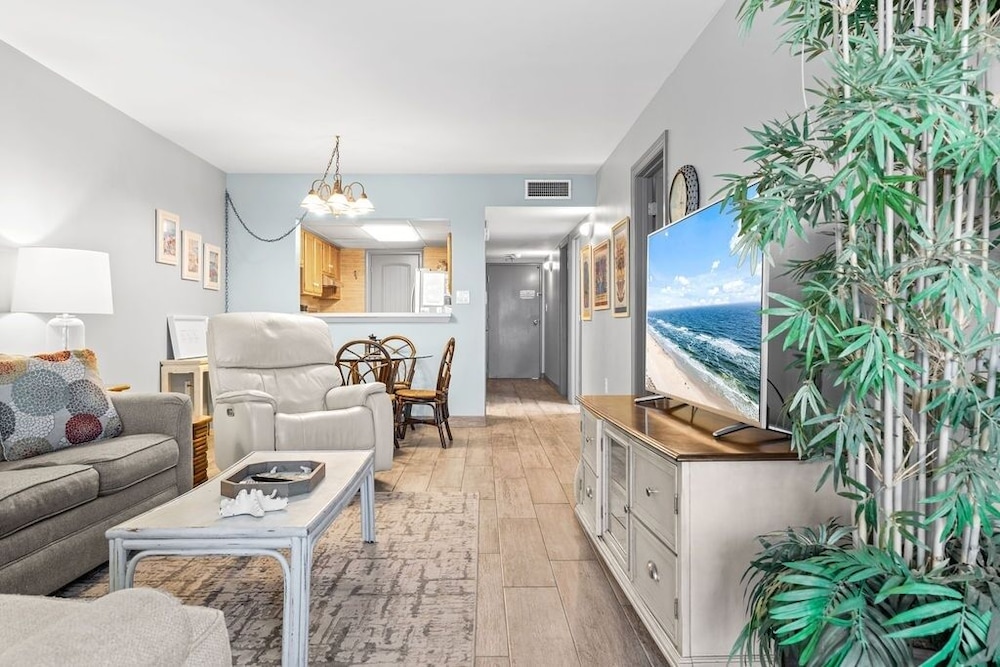 Gulf Tower 8b 2 Bedroom Condo by RedAwning - photo 14