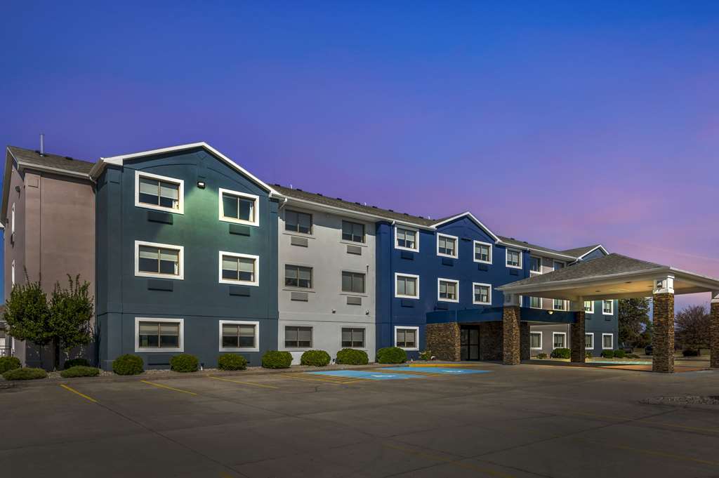 Comfort Inn Kendallville IN - photo 4