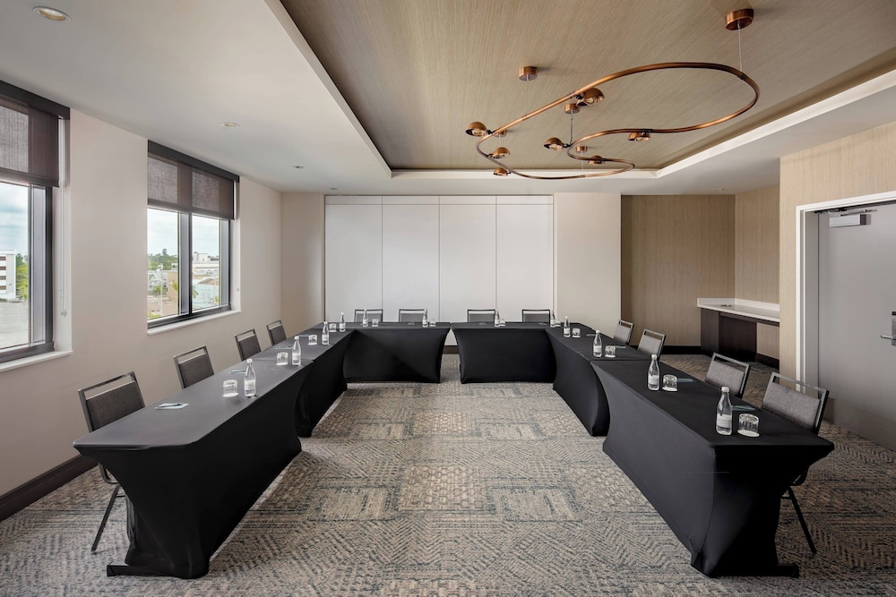 Luminary Hotel & Co. Autograph Hotels - photo 94