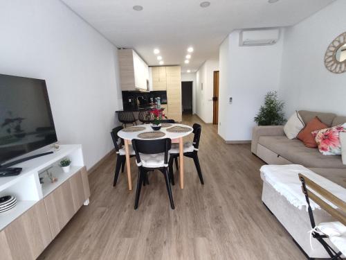 T1 Rosa dos Ventos A C & Terrace Casas & Papéis — 4-Star Luxury Hotel in Armacao De Pera, Portugal