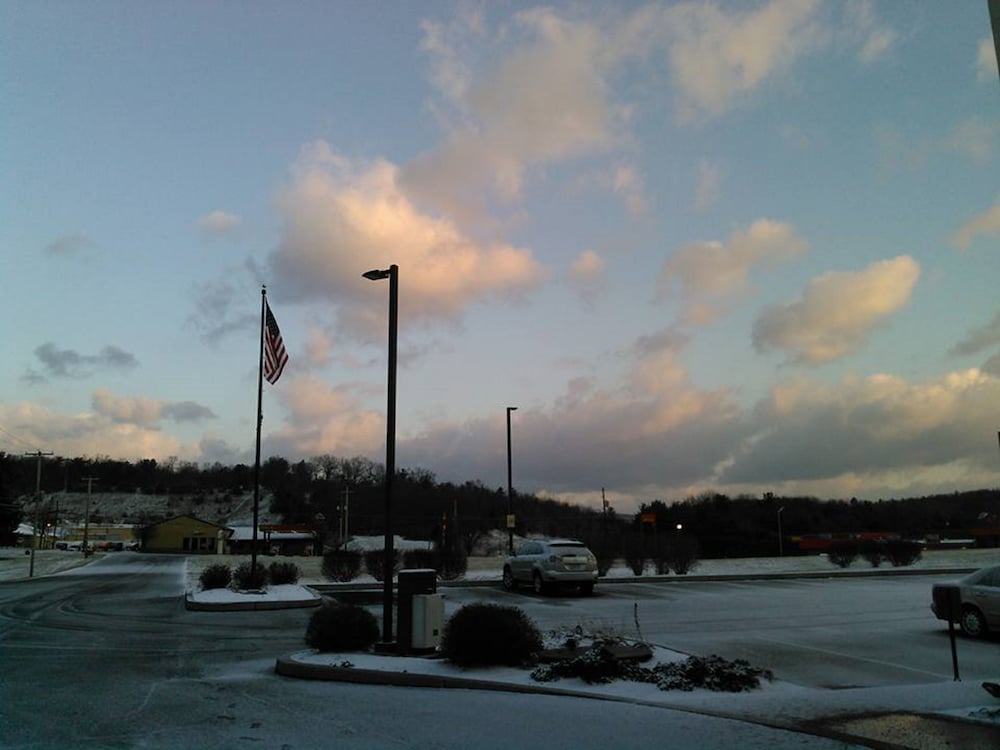 Hampton Inn Pine Grove - photo 85