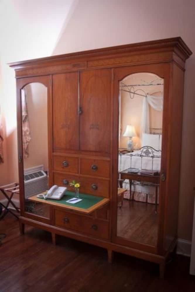 1842 Inn - photo 66