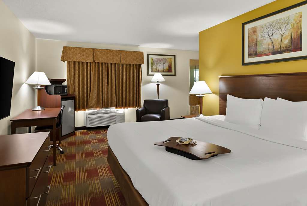 Best Western Lakewood Inn - photo 20