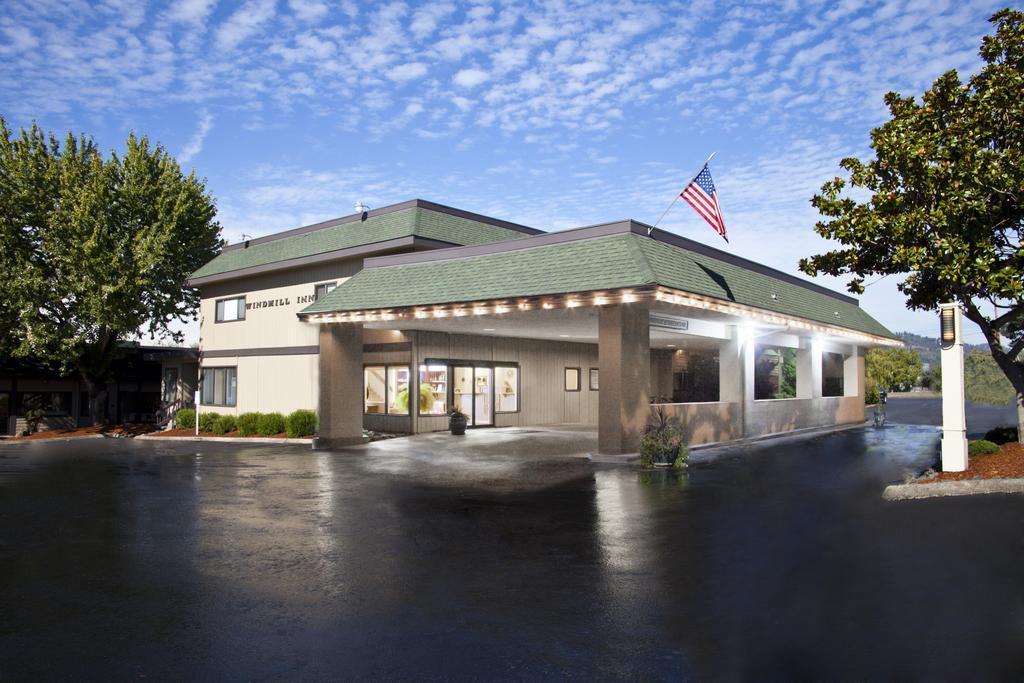 Windmill Inn Of Roseburg - photo 3