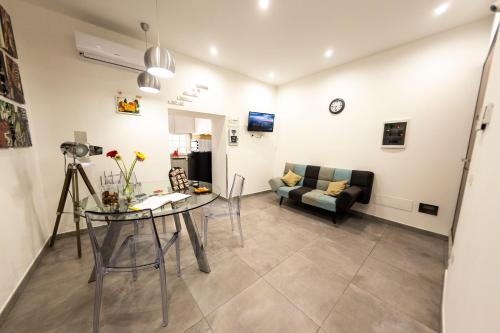 Sant Agostino Boutique Rooms — 4-Star Luxury Hotel in Palermo, Italy