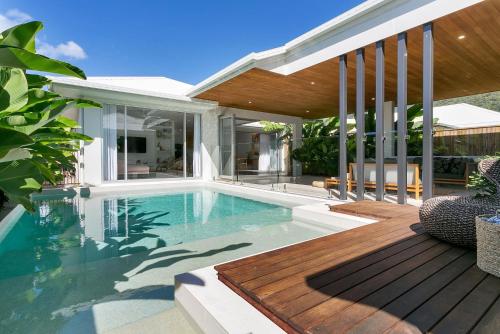 Belle Escapes 94 Cascade Luxury Home Palm Cove — 4-Star Luxury Hotel in Palm Cove, Australia