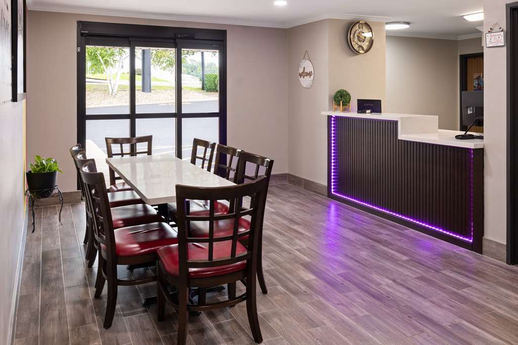 Super 8 by Wyndham Burnham Lewistown - photo 7