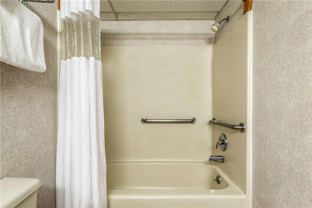 Days Inn by Wyndham Vineland - photo 12