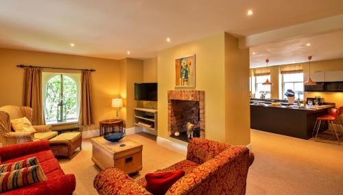 Finest Retreats The Old Post Office Apartment 3 — 4-Star Luxury Hotel in Buxton, United Kingdom