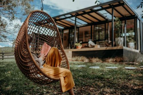 Blackwood Cabin — 4-Star Luxury Hotel in Raglan, New Zealand