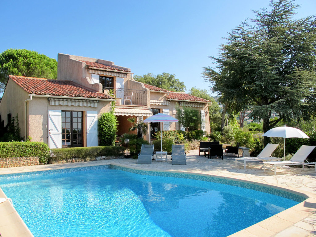 Ferienwohnung Mit Pool Les Issambres 281S — 4-Star Luxury Hotel in Sainte-Maxime, France