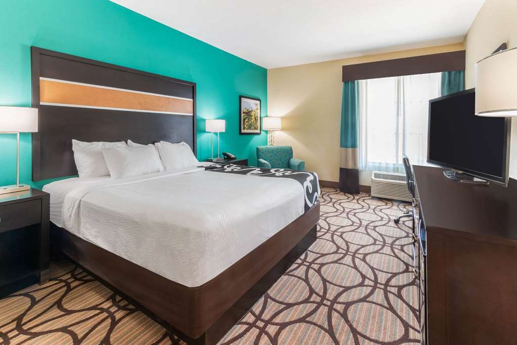 La Quinta Inn & Suites by Wyndham Carlsbad - photo 24
