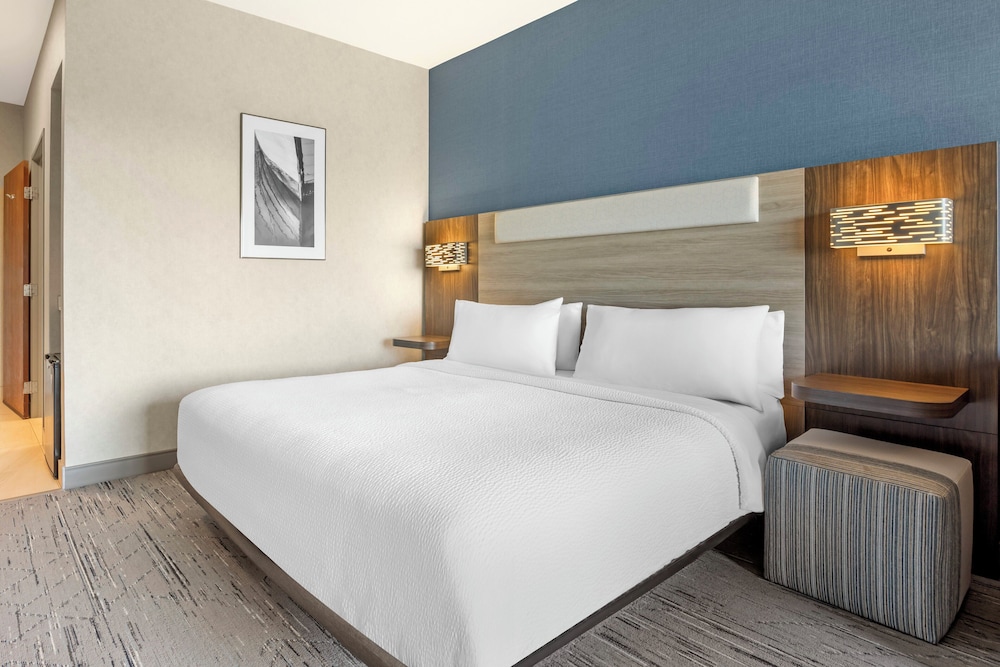 Holiday Inn Express & Suites Astoria by IHG - photo 17