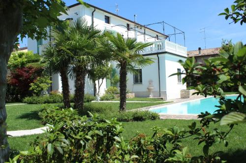 Maison Fortune — 4-Star Luxury Hotel in Castelnuovo Del Garda, Italy