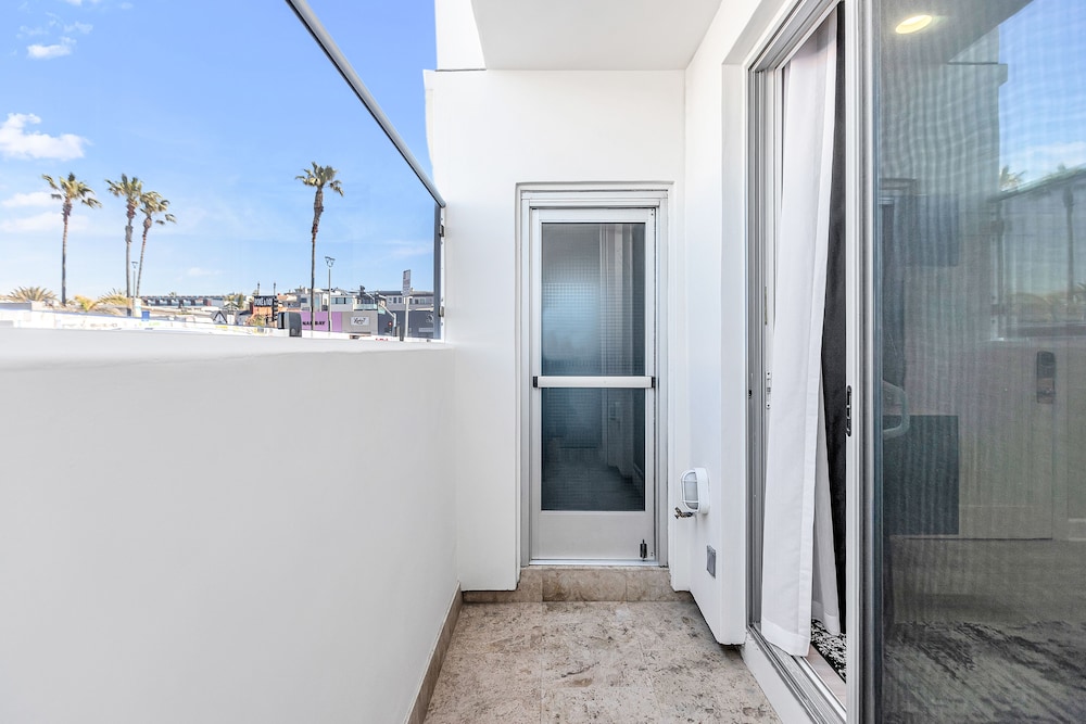 SW Beach Hotel - photo 25