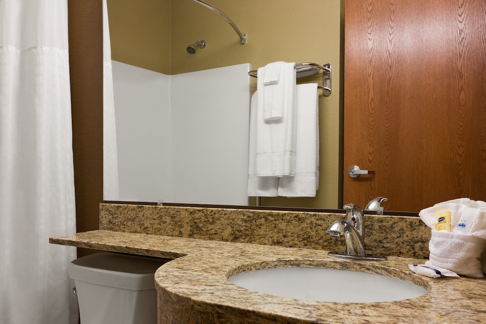 Microtel Inn & Suites by Wyndham Cotulla - photo 12