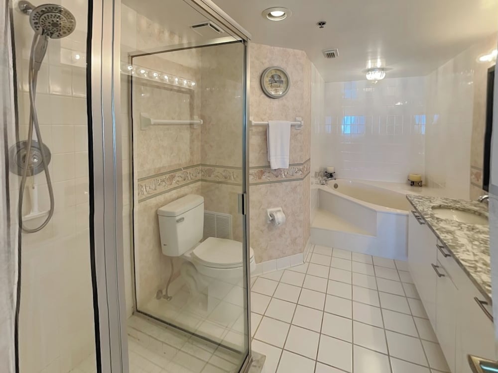 Ocean Towers 2102 by Distinctive Beach Rentals - photo 15
