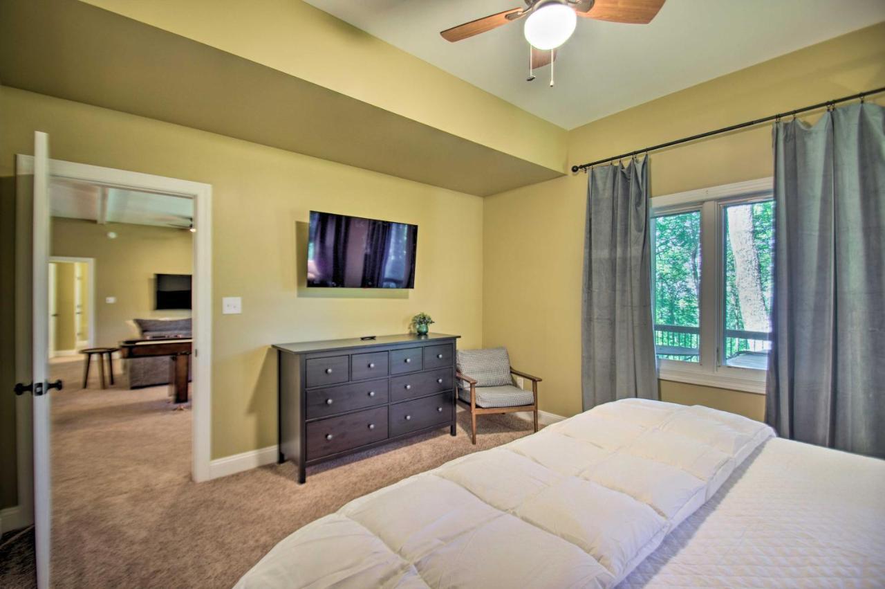 Luxe Wintergreen Resort Escape with Hot Tub - photo 24
