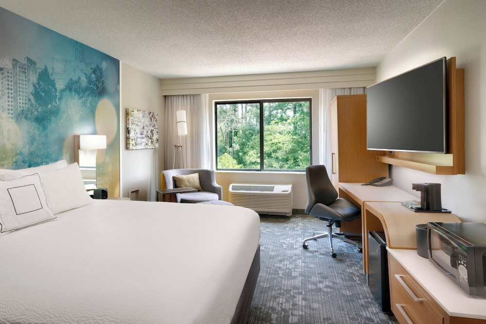 Courtyard by Marriott Charlotte Airport LoSo - photo 11