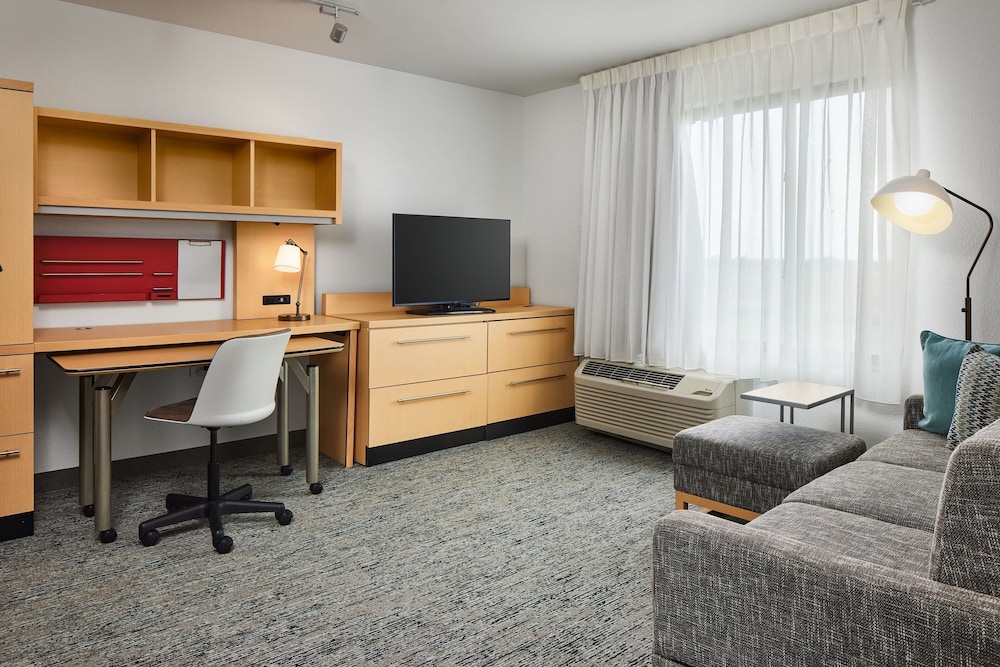 TownePlace Suites Garden City - photo 18